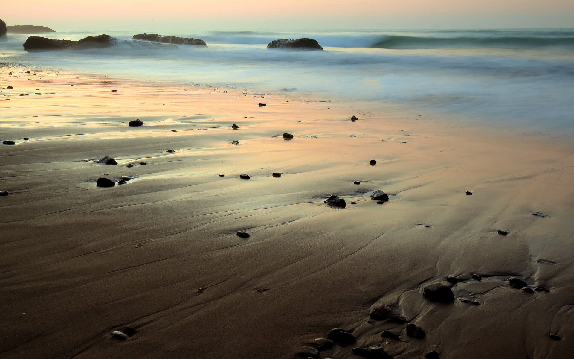 亚冠联赛中国女足战胜 球迷为姑娘们喝彩，中国女足亚洲杯战绩