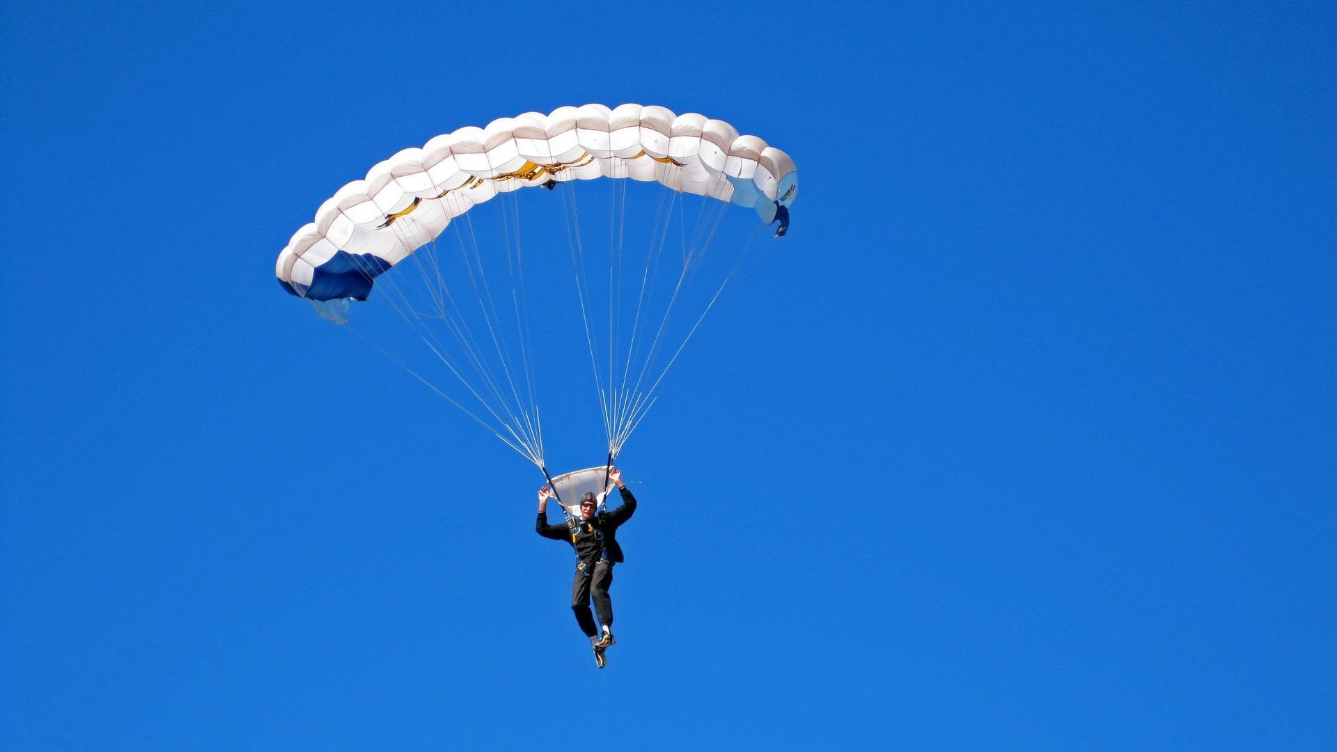 _全民健身：业余网球热潮带动城市活力_，网球健身效果